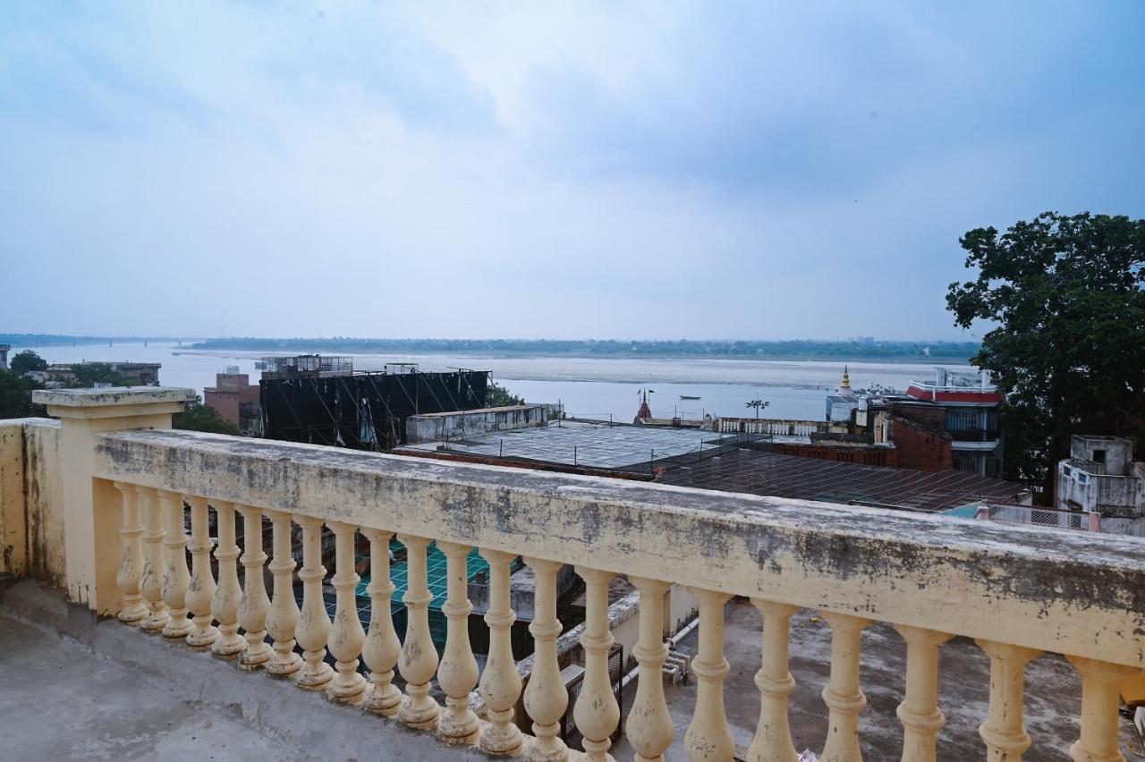 Ganga Darshanam Guesthouse At Dashashwamedh Ghat Varanasi Exterior foto